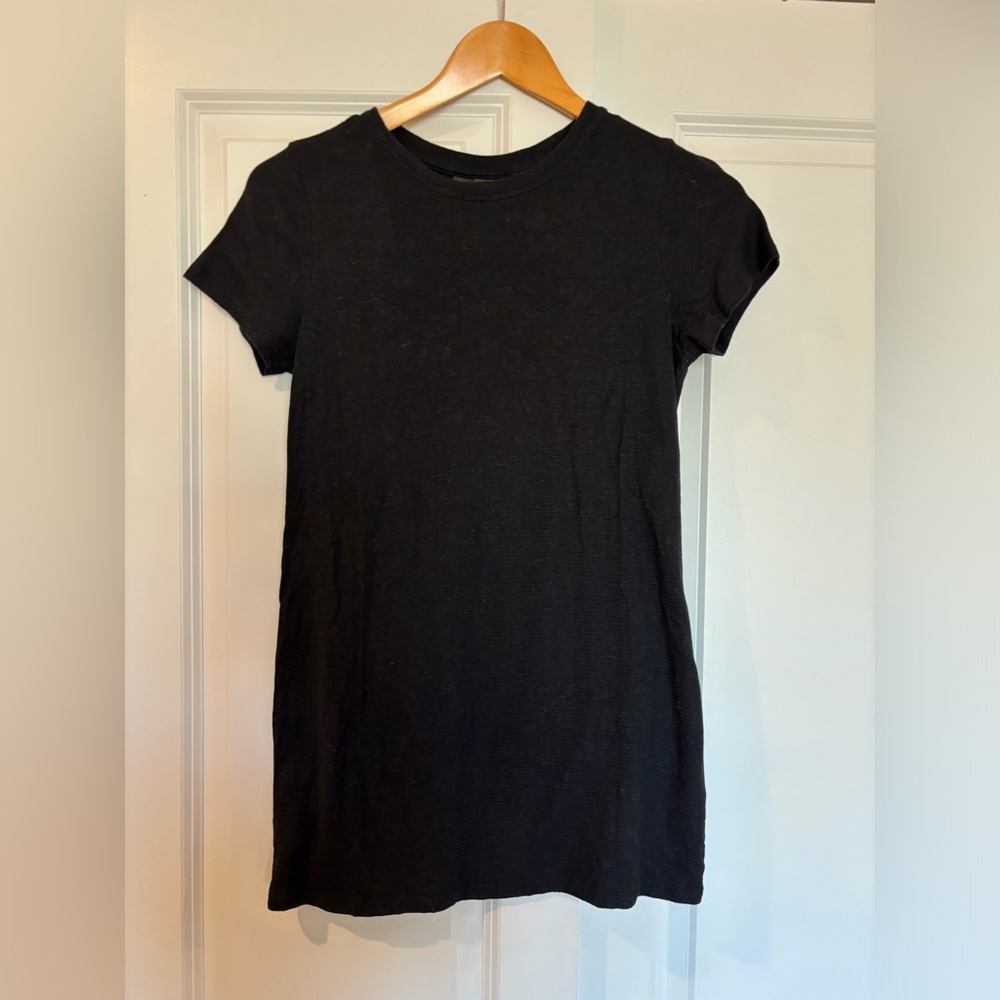 A Pea In The Pod Maternity T-shirt
